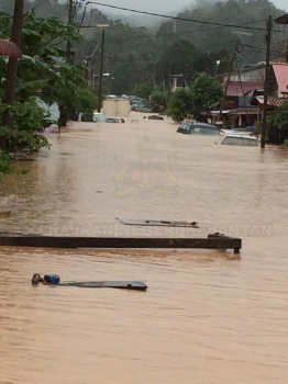 Keadaan Banjir Jajahan Gua Musang 2014