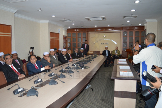 Majlis Menandatangani Perjanjian Usahasama Projek Kilang Simen Bersepadu