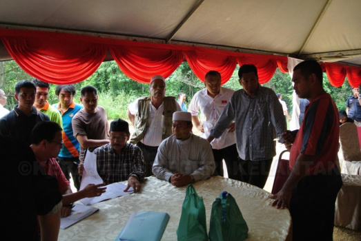 Lawatan EXCO Ke Kolam Air Panas Ber Lojing
