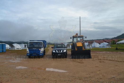 Kenderaan yang dibawa oleh MBSA untuk kerja-kerja pembersihan bandar