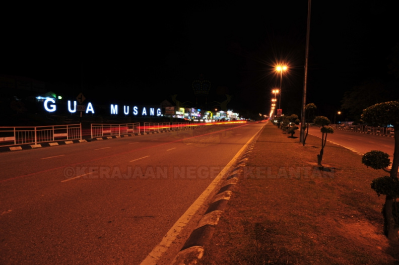 Mercu Tanda Gua Musang foto1.JPG