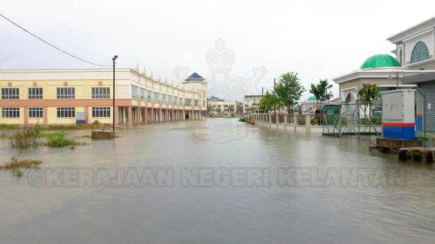 Suasana Kompleks Apam Putra Sebelum dan Selepas Banjir Kuning 2014