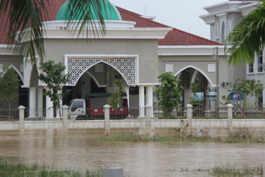 Suasana Kompleks Apam Putra Sebelum dan Selepas Banjir Kuning 2014