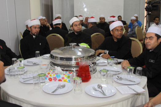 Turut hadir bersama imam masjid bandar dan jajahan