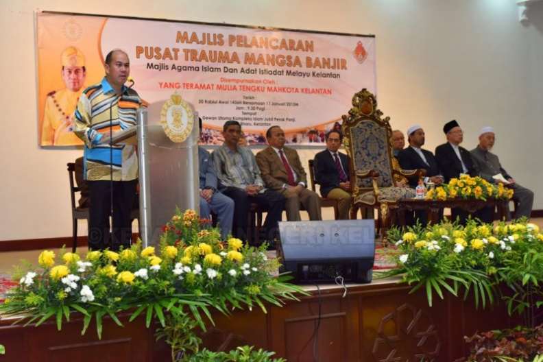Titah ucapan oleh YTM Tengku Mahkota Kelantan di Majlis Pelancaran Pusat Trauma Mangsa Banjir.jpg