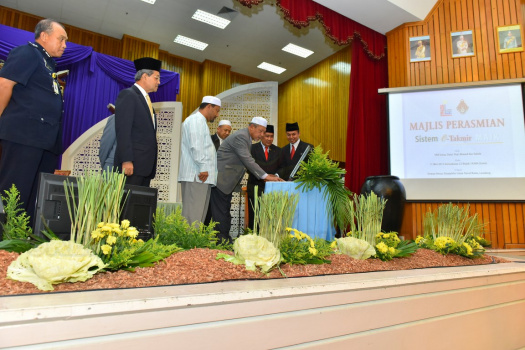YAB Ustaz Dato’ Haji Ahmad bin Yakob, Menteri Besar Kelantan telah menyempurnakan Perasmian Sistem e-Takmir