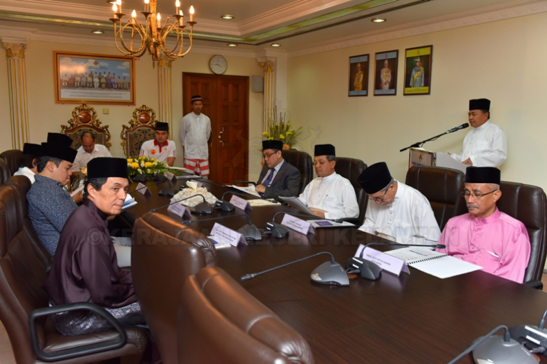 Taklimat mengenai banjir di Kelantan disampaikan oleh YB Dato' Setiausaha Kerajaan Negeri Kelantan - Taklimat mengenai banjir di Kelantan disampaikan oleh YB Dato' Setiausaha Kerajaan Negeri Kelantan.jpg Taklimat mengenai banjir di Kelantan disampaikan oleh YB Dato' Setiausaha Kerajaan Negeri Kelantan.jpg