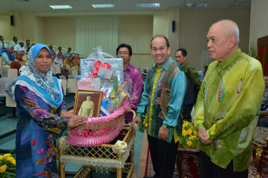 Yang Teramat Mulia Tengku Mahkota Kelantan merangkap Tengku Yang DiPertua MAIK telah menyempurnakan Pengurnian Bakul Bayi