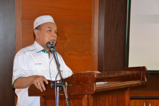 Majlis Penyampaian Cek Pampasan Bagi Pengambilan Balik Tanah Untuk Pembinaan Laluan Air Mentah di Mukim Chetok bagi Projek ECER Halal Hub Pasir Mas