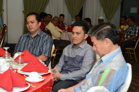 Pegawai Bertukar En. Hafni & En. Izani