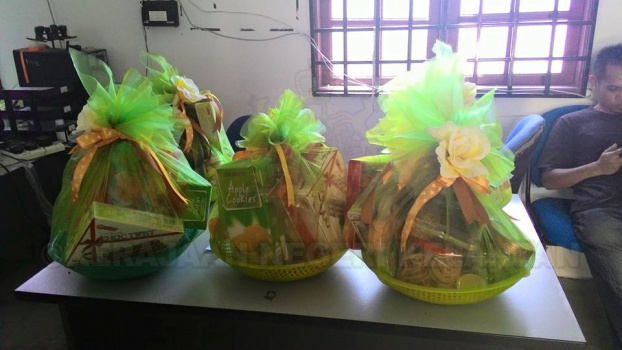 Majlis Penyampaian Hamper Raya Kepada Kakitangan 15-07-2015