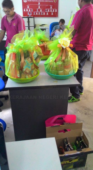 Majlis Penyampaian Hamper Raya Kepada Kakitangan 15-07-2015