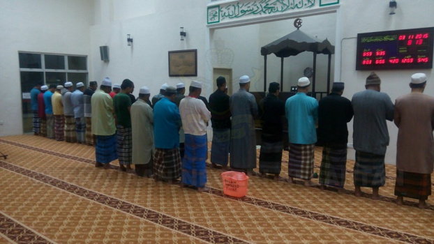 Majlis Solat Hajat Dan Doa Selamat Sempena Perayaan Ulang Tahun Hari Keputeraan KDYMM Sultan Muhammad V Yang Ke 46 Tahun 2015 Serta Ceramah Hijratul Rasul 1437H pada 04-11-2015