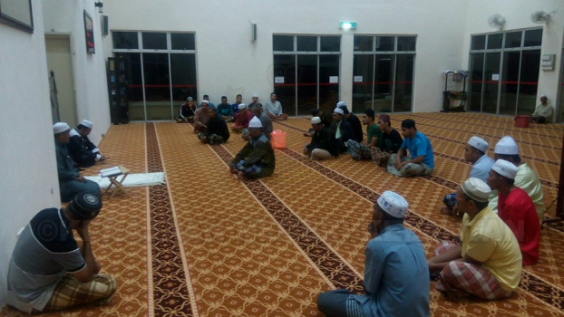 Majlis Solat Hajat Dan Doa Selamat Sempena Perayaan Ulang Tahun Hari Keputeraan KDYMM Sultan Muhammad V Yang Ke 46 Tahun 2015 Serta Ceramah Hijratul Rasul 1437H pada 04-11-2015