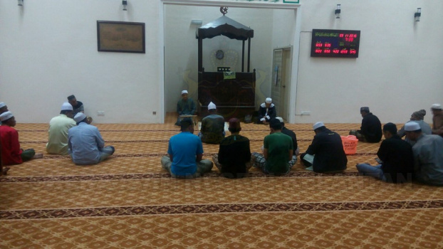 Majlis Solat Hajat Dan Doa Selamat Sempena Perayaan Ulang Tahun Hari Keputeraan KDYMM Sultan Muhammad V Yang Ke 46 Tahun 2015 Serta Ceramah Hijratul Rasul 1437H pada 04-11-2015