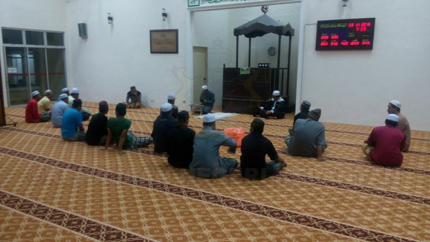 Majlis Solat Hajat Dan Doa Selamat Sempena Perayaan Ulang Tahun Hari Keputeraan KDYMM Sultan Muhammad V Yang Ke 46 Tahun 2015 Serta Ceramah Hijratul Rasul 1437H pada 04-11-2015