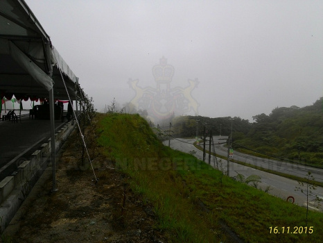 Akftiviti persiapan di perkarangan Masjid Long Tan Lojing sempena Pesta Flora 2015 16-11-2015