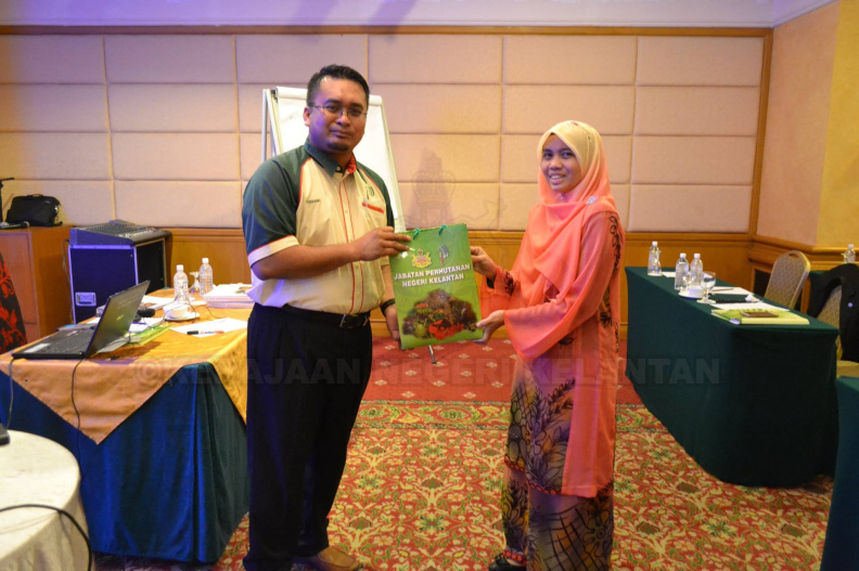 Taklimat Pelaksanaan MS ISO 9001-2008 (12).jpg