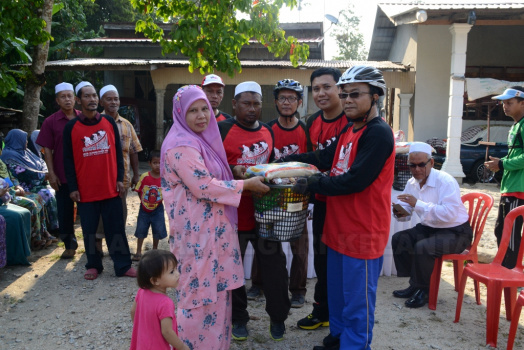 Kayuhan Amal Ketua Jajahan Pasir Mas Bersama Masyarakat Daerah Penggawa Daerah Alor Pasir Pada 30 Mac 2016 (Rabu)