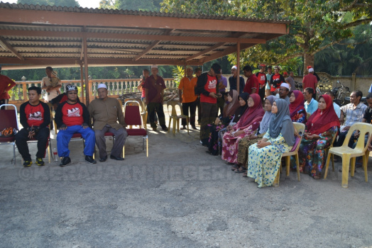 Kayuhan Amal Ketua Jajahan Pasir Mas Bersama Masyarakat Daerah Penggawa Daerah Alor Pasir Pada 30 Mac 2016 (Rabu)