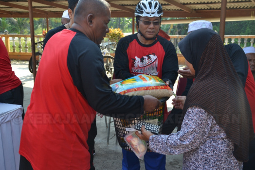 Kayuhan Amal Ketua Jajahan Pasir Mas Bersama Masyarakat Daerah Penggawa Daerah Alor Pasir Pada 30 Mac 2016 (Rabu)