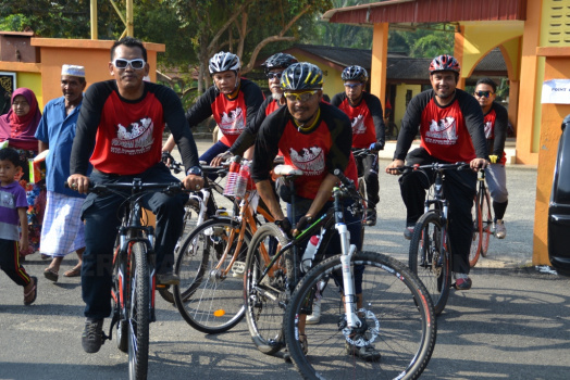 Kayuhan Amal Ketua Jajahan Pasir Mas Bersama Masyarakat Daerah Penggawa Daerah Alor Pasir Pada 30 Mac 2016 (Rabu)