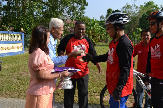 Kayuhan Amal Ketua Jajahan Pasir Mas Bersama Masyarakat Daerah Penggawa Daerah Alor Pasir Pada 30 Mac 2016 (Rabu)