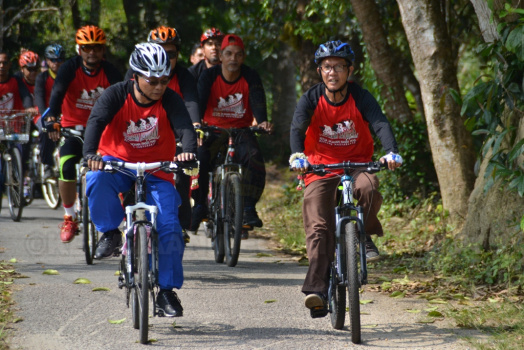 Kayuhan Amal Ketua Jajahan Pasir Mas Bersama Masyarakat Daerah Penggawa Daerah Alor Pasir Pada 30 Mac 2016 (Rabu)