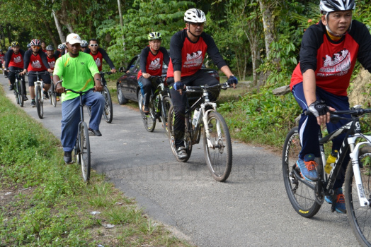 Kayuhan Amal Ketua Jajahan Pasir Mas Bersama Masyarakat Daerah Penggawa Daerah Alor Pasir Pada 30 Mac 2016 (Rabu)