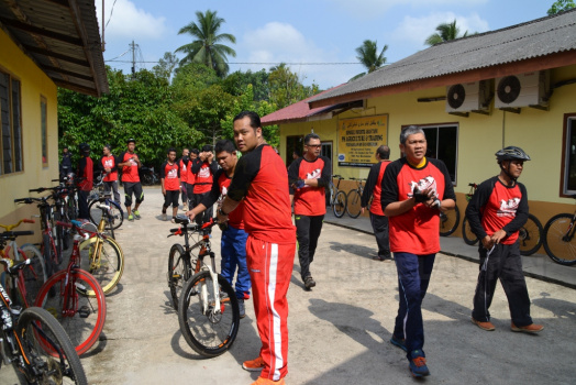 Kayuhan Amal Ketua Jajahan Pasir Mas Bersama Masyarakat Daerah Penggawa Daerah Alor Pasir Pada 30 Mac 2016 (Rabu)