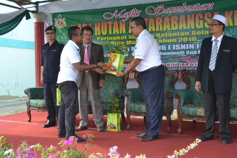 Program Hari Hutan Antarabangsa Ke-45 Peringkat PHJKS (52) - Program Hari Hutan Antarabangsa Ke-45 Peringkat PHJKS (52).JPG Program Hari Hutan Antarabangsa Ke-45 Peringkat PHJKS (52).JPG