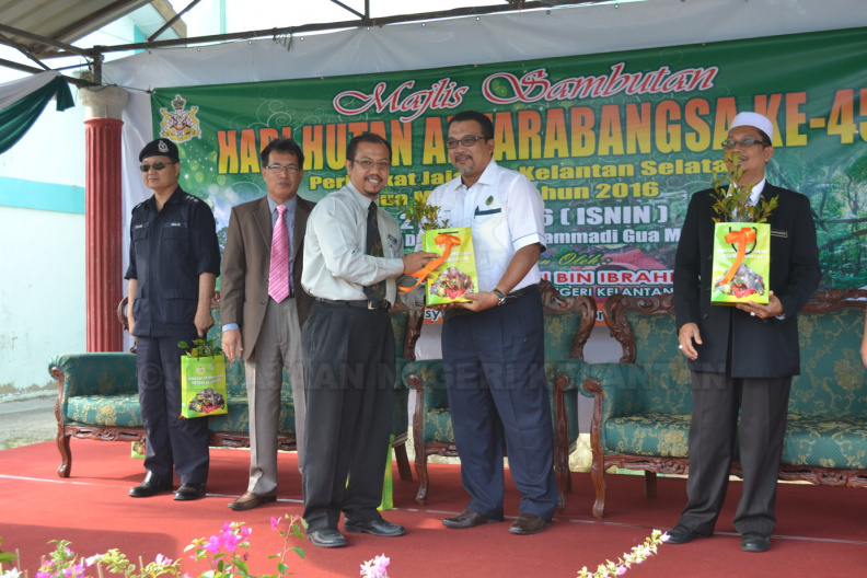 Program Hari Hutan Antarabangsa Ke-45 Peringkat PHJKS (56).JPG