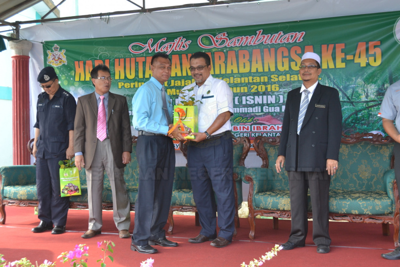 Program Hari Hutan Antarabangsa Ke-45 Peringkat PHJKS (59).JPG