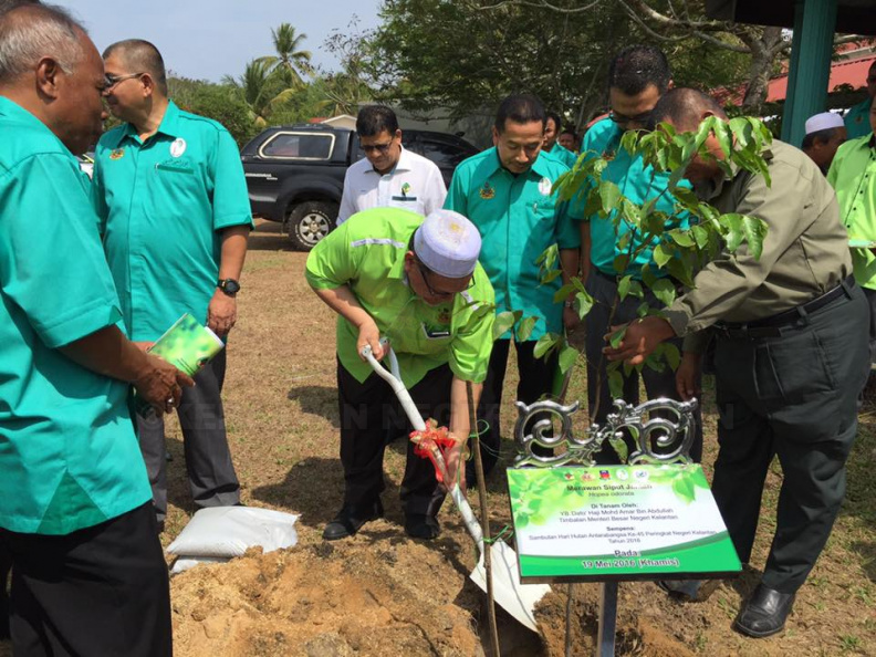 Majlis Sambutan Hari Hutan Antarabangsa Kali Ke-45 (23) - Majlis Sambutan Hari Hutan Antarabangsa Kali Ke-45 (23).jpg Majlis Sambutan Hari Hutan Antarabangsa Kali Ke-45 (23).jpg