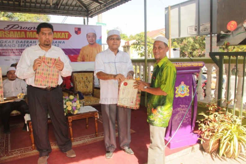 PROGRAM DO BERSAMA MASYARAKAT DAERAH KUBANG SEPAT
PADA 4 MEI 2016
DI MASJID MUKIM SAKAR, KG TAL 7
JAM 8:30 PAGI
PERASMIAN OLEH KETUA JAJAHAN IMG_5021.JPG