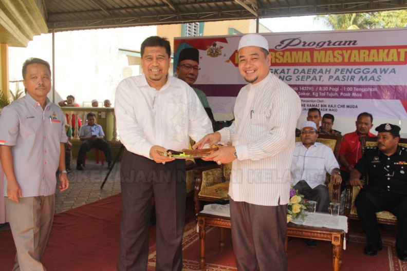 PROGRAM DO BERSAMA MASYARAKAT DAERAH KUBANG SEPAT
PADA 4 MEI 2016
DI MASJID MUKIM SAKAR, KG TAL 7
JAM 8:30 PAGI
PERASMIAN OLEH KETUA JAJAHAN IMG_5038.JPG