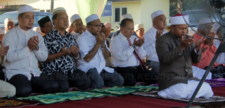 MAJLIS SOLAT HAJAT MULA KERJA PEMBINAAN MASJID BAHARU
MUKIM BUNUT SUSU PADA 4 MEI 2016 DI TAPAK MASJID BAHARU MUKIM BUNUT SUSU IMG_4899.JPG