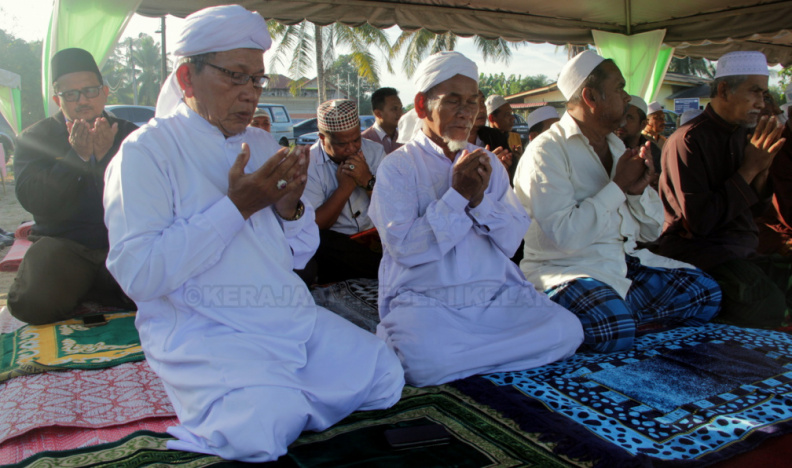 MAJLIS SOLAT HAJAT MULA KERJA PEMBINAAN MASJID BAHARU
MUKIM BUNUT SUSU PADA 4 MEI 2016 DI TAPAK MASJID BAHARU MUKIM BUNUT SUSU IMG_4902.JPG