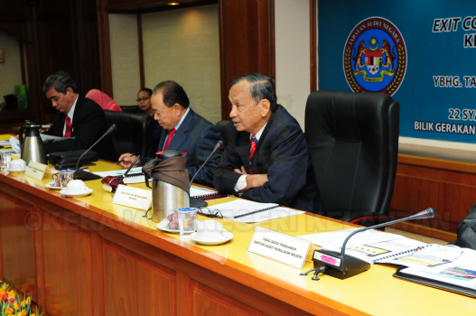 EXIT CONFERENCE PENYATA KEWANGAN NEGERI KELANTAN TAHUN 2015 - 31 Mei 2016