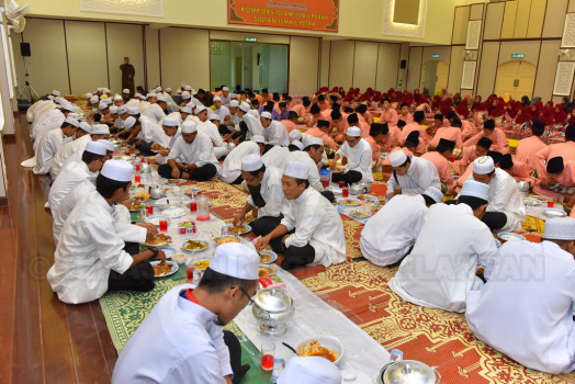 Majlis Santapan Berbuka Puasa bersama YTM TMK