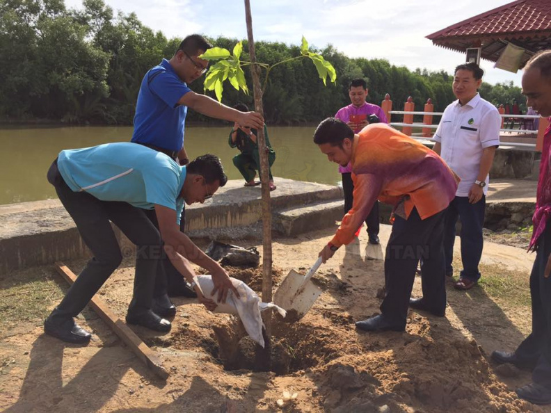 Program Penghijauan Dan Pengindahan Bandar Tumpat.jpg
