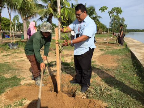Program Penghijauan Dan Pengindahan Bandar Tumpat (2)