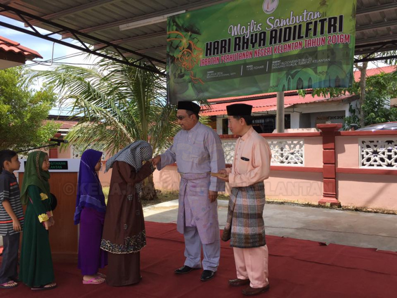 Majlis Sambutan Hari Raya Aidilfitri bertempat di Pusat Biodiversiti (Bio-D) (10) - Majlis Sambutan Hari Raya Aidilfitri bertempat di Pusat Biodiversiti (Bio-D) (10).jpg Majlis Sambutan Hari Raya Aidilfitri bertempat di Pusat Biodiversiti (Bio-D) (10).jpg