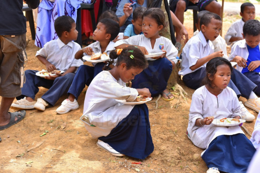 Pelajar Sek. Keb. Sri Wangi, Pos Pasik turut hadir memeriahkan Majlis Mesra ‘Idulfitri Bersama Masyarakat Orang Asli Bagi Tahun 1