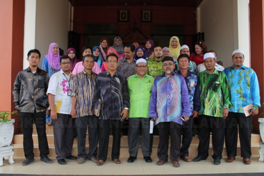 2016 / Majlis Penyampaian Hakmilik Tanah Bagi Jajahan Gua Musang oleh YB Dato' Hj Mohd Amar b. Abdullah, Timbalan Menteri Besar Kelantan pada 22 September 2016 bertempat di Perkarangan Pejabat Tanah dan Jajahan Gua Musang