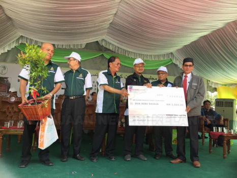 Penanaman Pokok di Jedok (6)