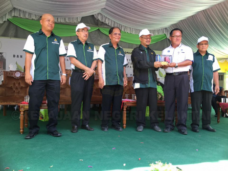 Penanaman Pokok di Jedok (14)