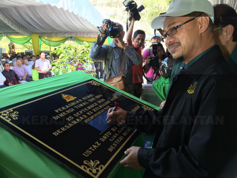 Penanaman Pokok di Jedok (20)