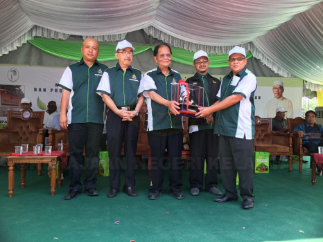 Penanaman Pokok di Jedok (21)
