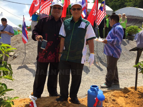 Penanaman Pokok di Jedok (27)